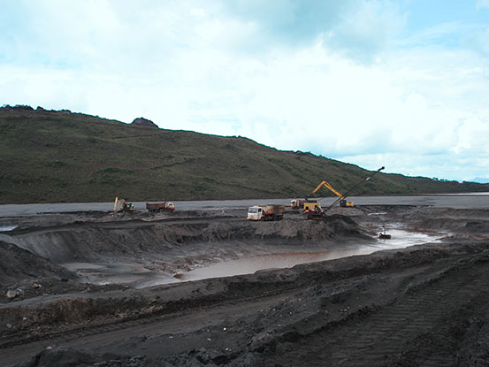 08-descaracterizacao-barragem-vargem-grande-coedra-construcao-dragagem-carrossel-1